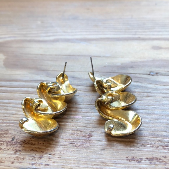 Vintage | Gold-tone Link Statement PiercedEarrings - Picture 5 of 7